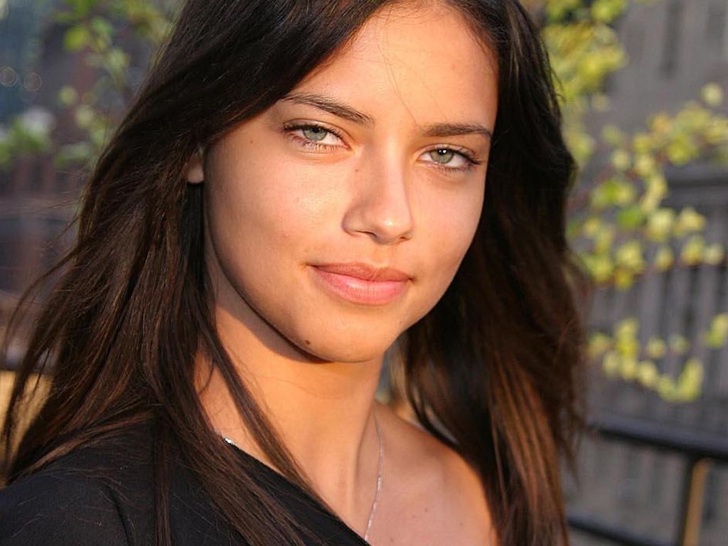 8 Benefits of Not Wearing Makeup - Salon Price Lady (2020)