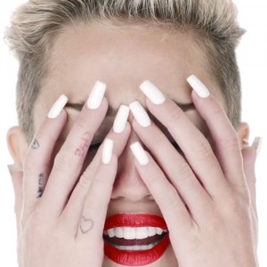 Miley Cyrus Nails - White