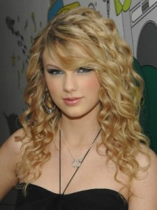 Taylor Swift Hairstyles - Tight Curls