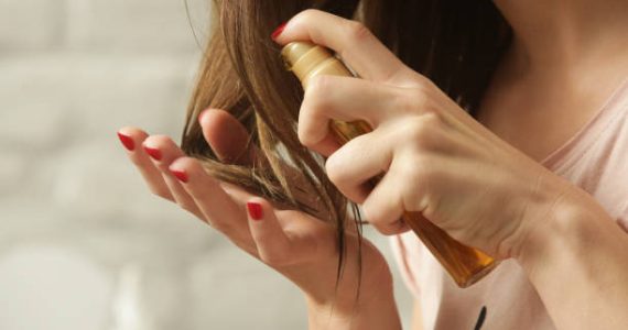 What Causes Dry Hair?